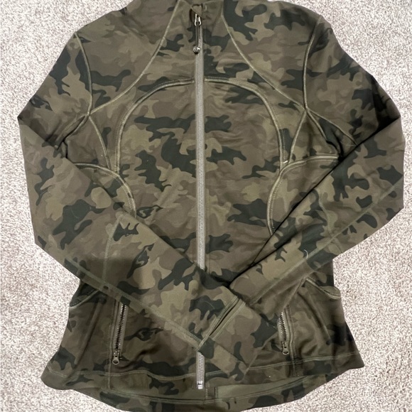 Lululemon define jacket size 8 green camo - Picture 2 of 2